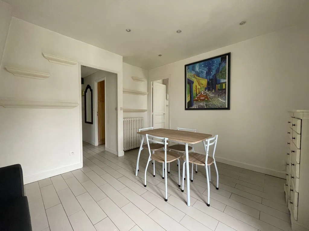 Söögituba - Furnished Flat with Garden View in Paris 17ème