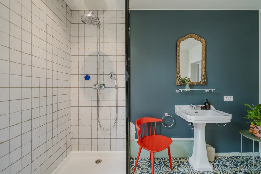 Bathrooms - Commercial Property with Residential Unit in Wervik
