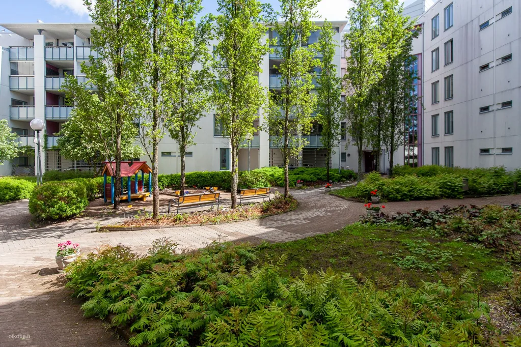 Jardin - Efficient 2-Bed Flat with Sauna in Kallahti, Helsinki