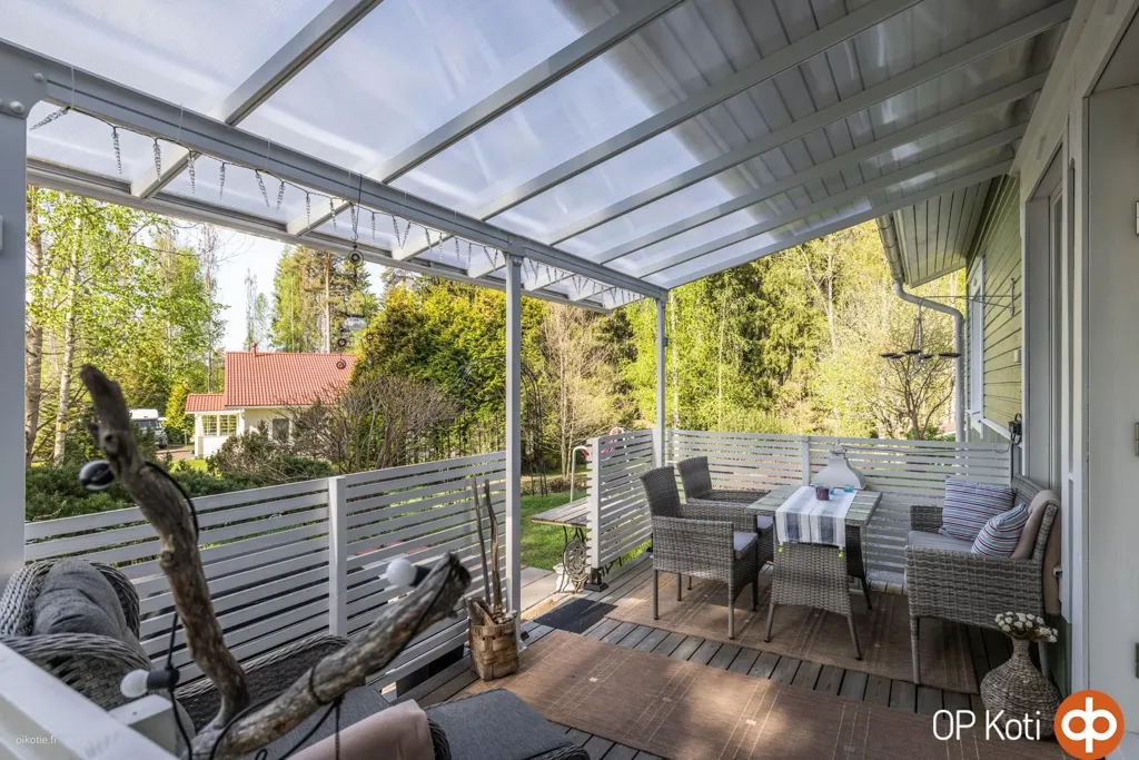 Terrasse - Detached House with Sauna on Large Plot in Suburb