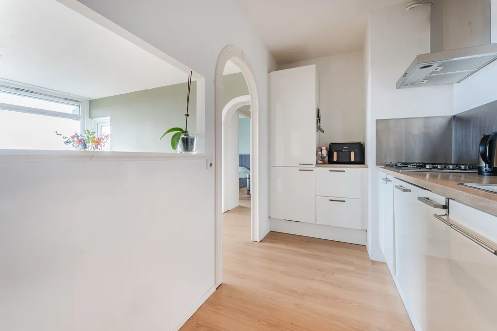 Cuisine - Bright Two-Bedroom Flat with Panoramic View in Haarlem