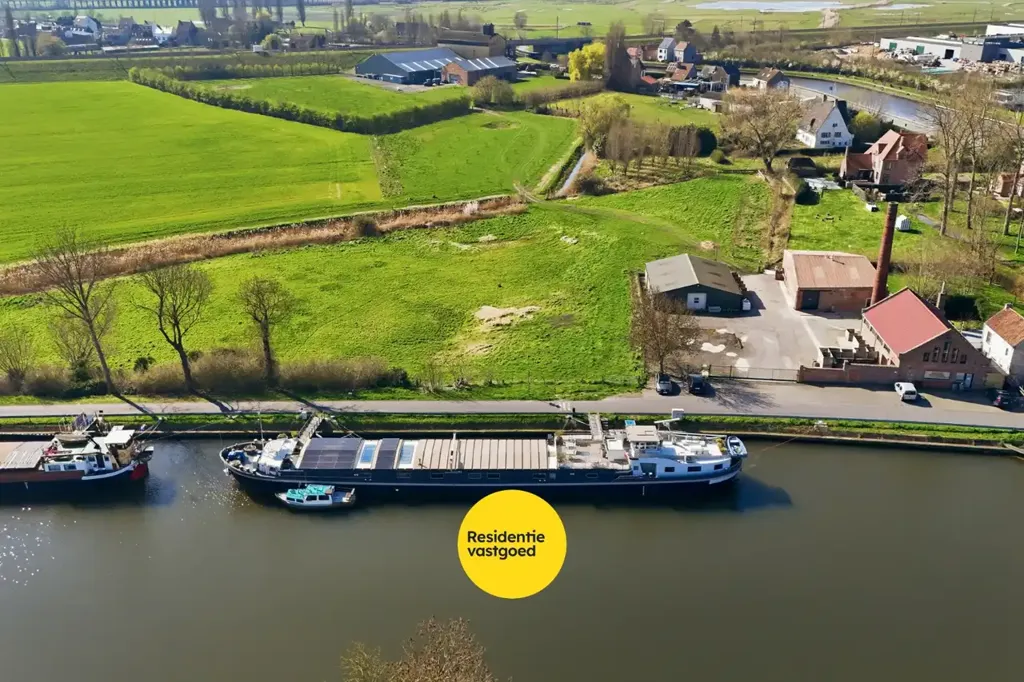 Õhuvaade - Unique Houseboat with B&B in Plassendale