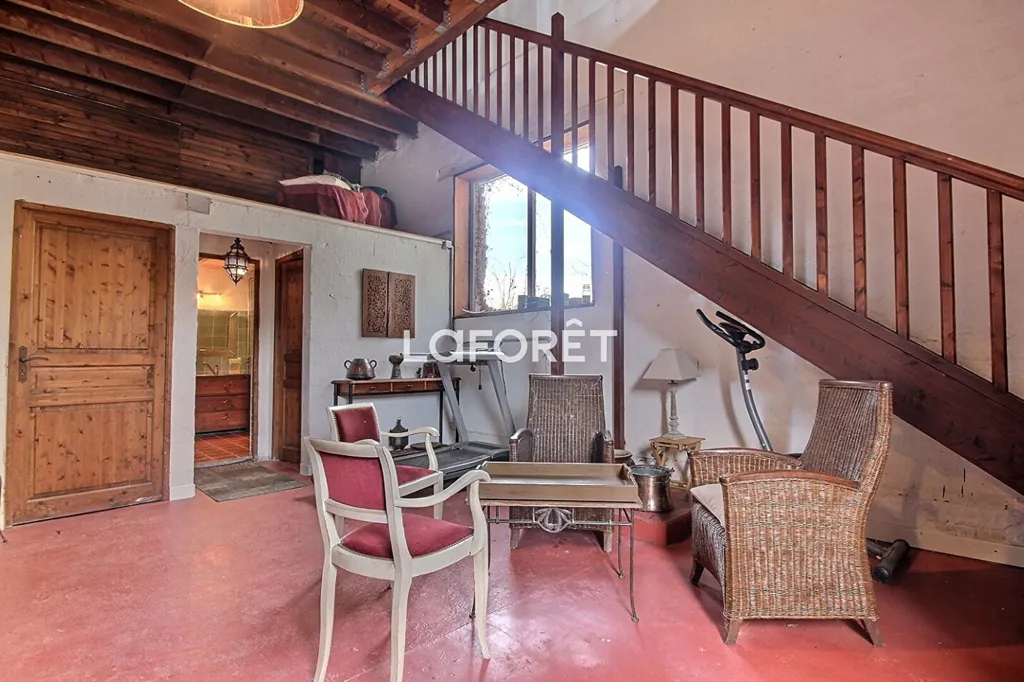 Toad - Charming House with Piscine in Saint-Just-Saint-Rambert