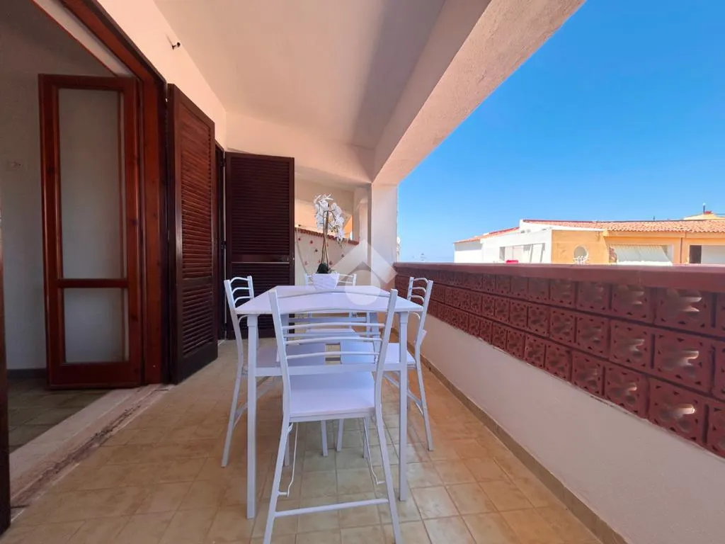 Rõdu - First Floor Apartment with Terrace in Scalea