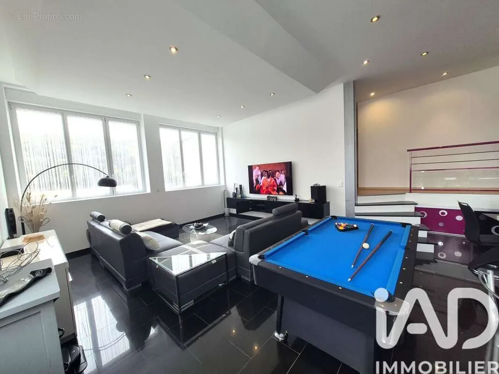 Elutuba - Loft with High Ceilings and Garage in Herserange