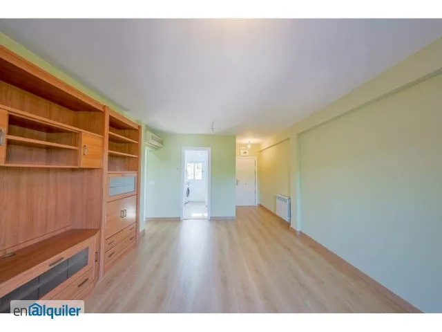 Esik - Fully Renovated Flat with Terrace in Carabanchel