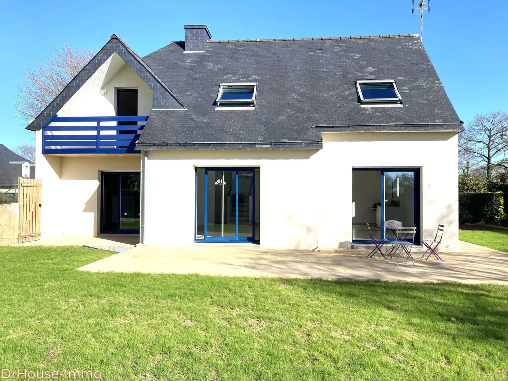 Exterior - Modern House with Garden near Berric Centre