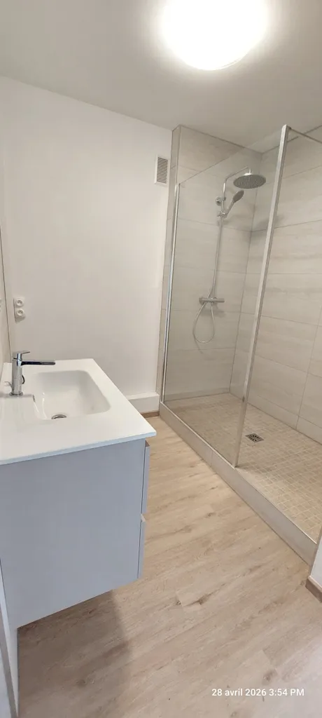 Salles de bain - Appartement T2 bis en Résidence de Standing, Centre-Ville