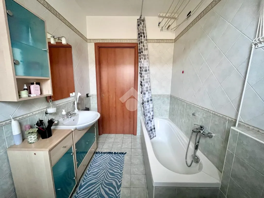 Salles de bain - Trilocale with Terrace in Adro