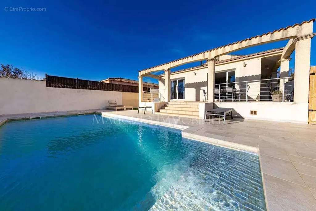 Piscine - Villa Rénovée avec Piscine au Centre de Mauguio