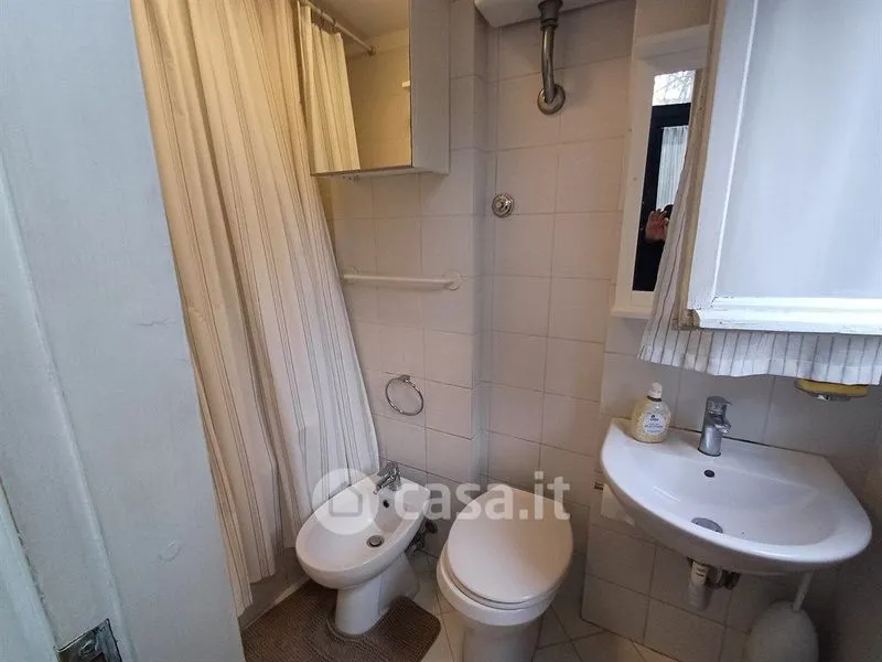Salles de bain - Armed Trilocale with Balcony in Florence