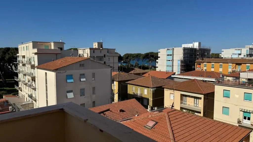 Rõdu - Bright Apartment with Sea View in Follonica