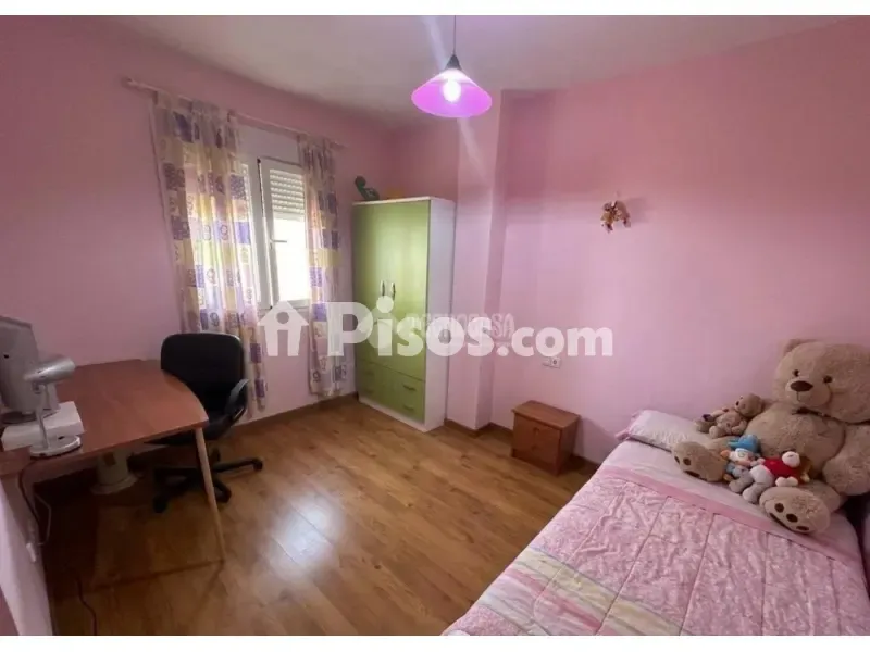 Bedrooms - Twin-Storey House with Private Garage in Mengíbar