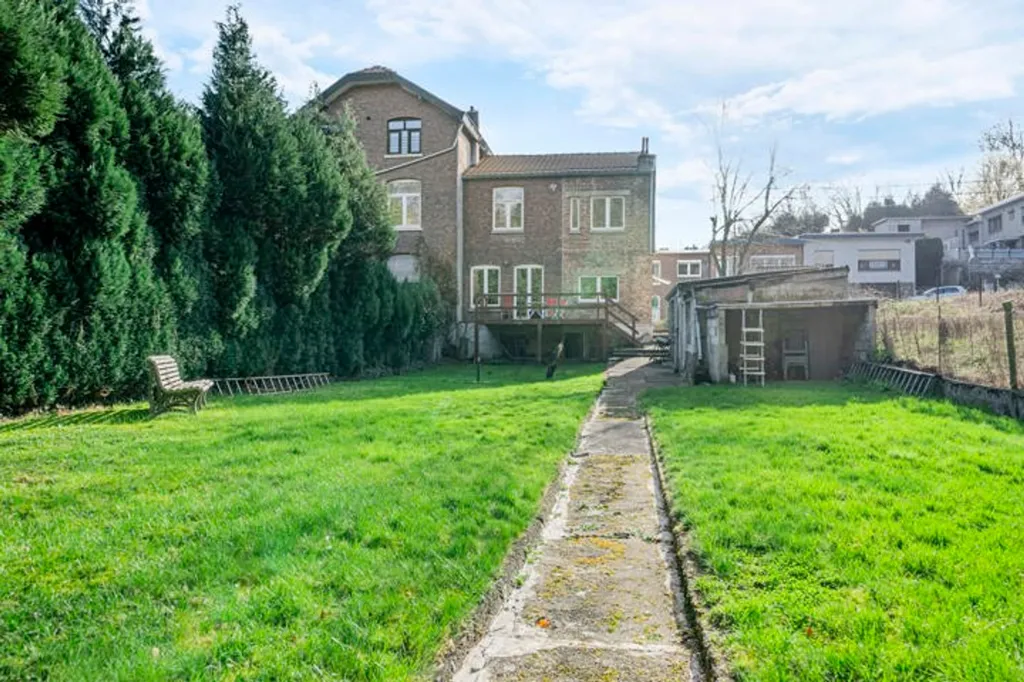 Aed - Three-Faced House with Garden in Herstal