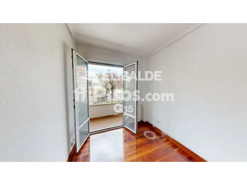 Magamistoad - Apartment with Balcony near Hernani Town Centre