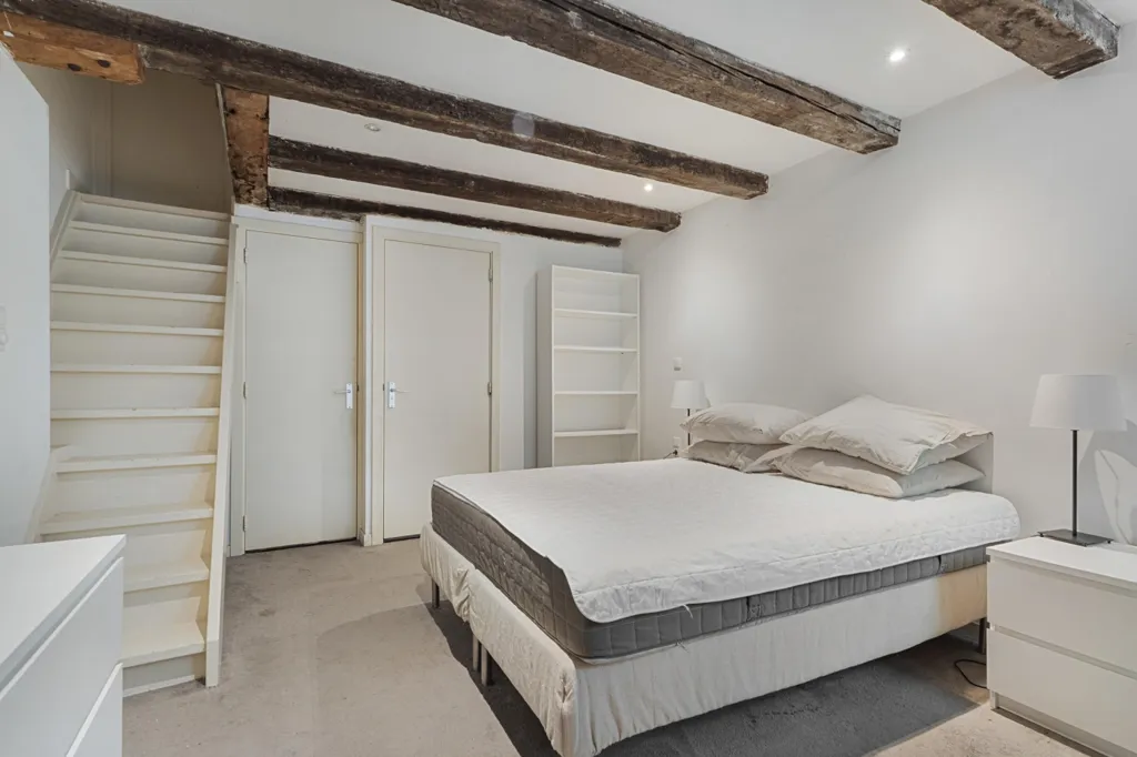 Magamistoad - Historic Canal House with Two Units in Amsterdam