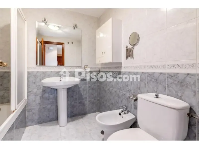Salles de bain - Apartment with Balcony in Santa Marta de Tormes