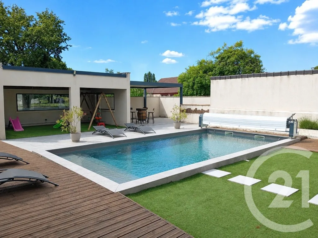 Piscine - Villa Rénovée avec Piscine à Beffes
