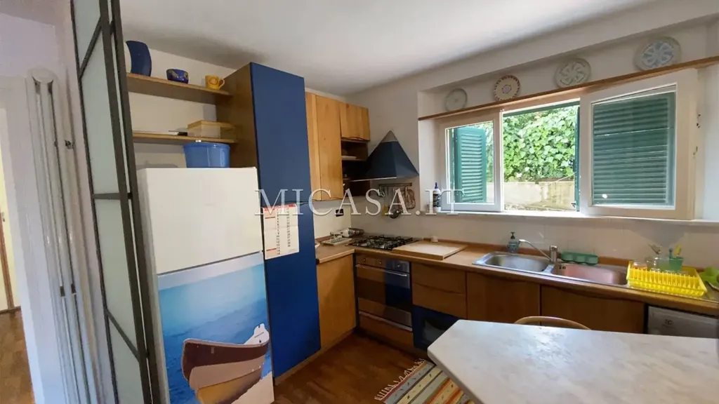 Cuisine - Trilocale with Garden in Pisa