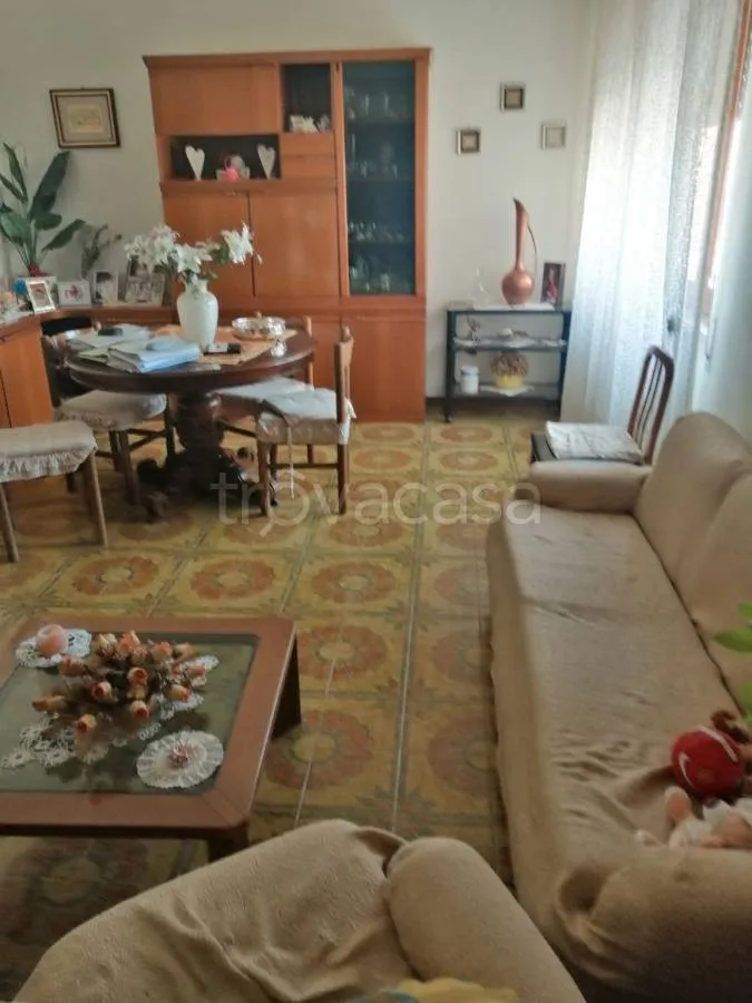 Séjour - Apartment with Balcony and Garage in Caserta