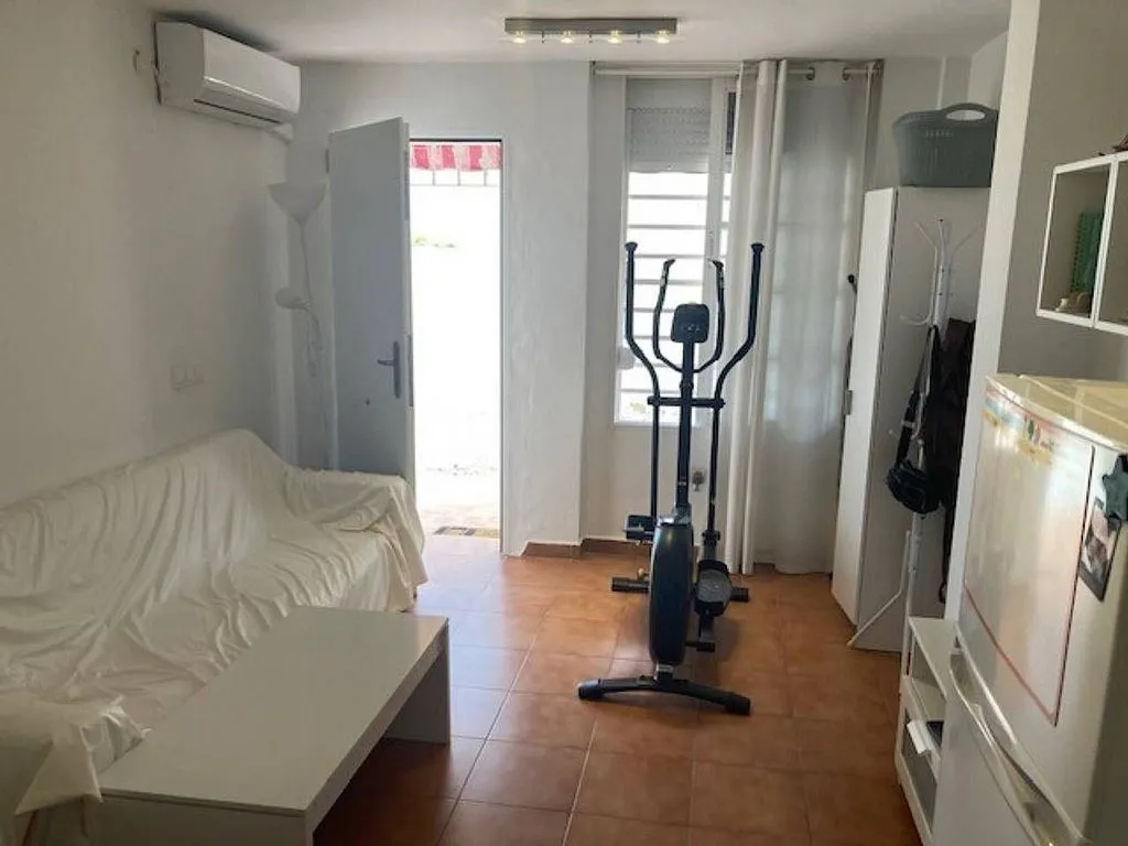 Séjour - Studio with Garden in Montemar, Torremolinos