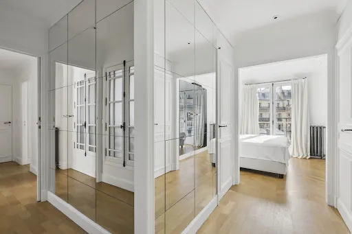 Entrée - Appartement de Luxe avec Balcons Filants à Paris 7ᵉ