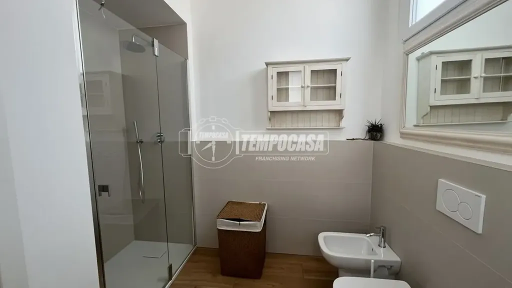 Vannitoad - Modernised Flat with Balcony in Monza Centre