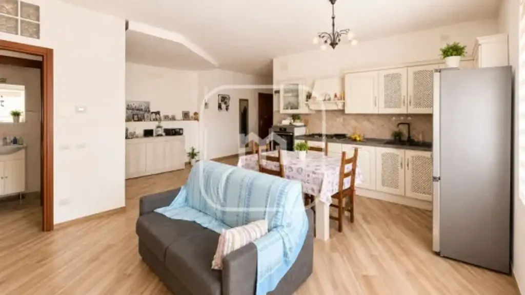 Cuisine - Modernised Apartment with Balcony in Rome