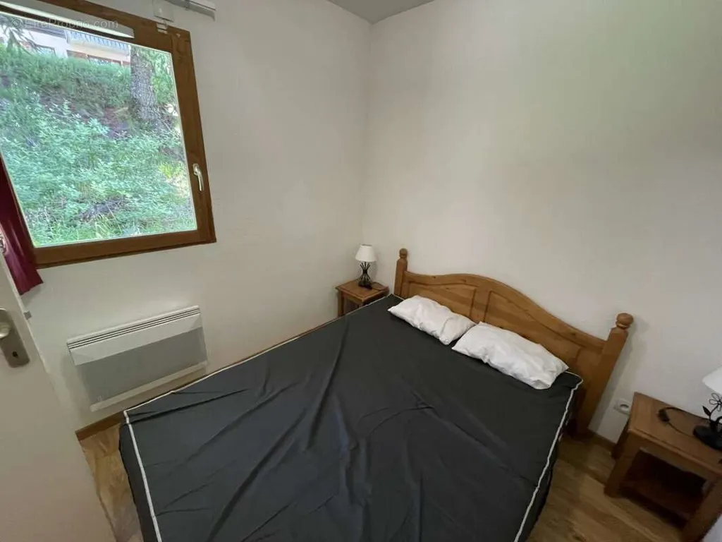 Bedrooms - Apartment with Balcony in Super Besse