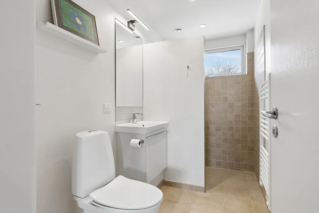 Salles de bain - Renovated Villa with Terraces in Odense