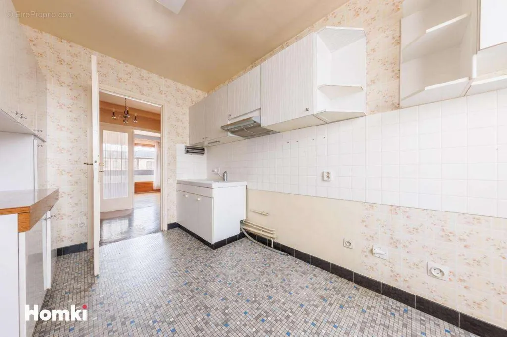 Köök - Bright 3-Bed Apartment with Balcony in Clermont-Ferrand