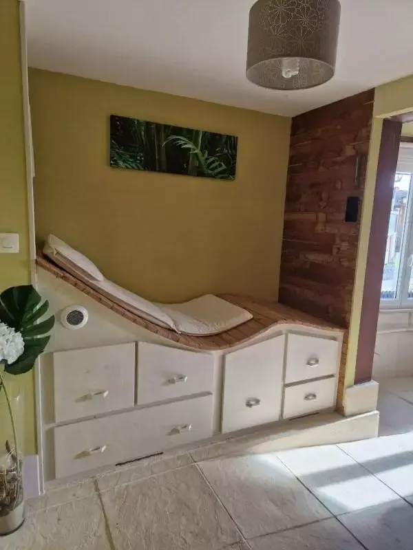 Chambres - Maison avec Piscine et Jardin à Menetrol