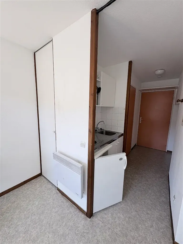 Cuisine - Studio Meublé avec Balcon à Saint-Étienne