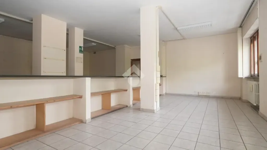Pièces - Commercial Space with Central Location in Susa