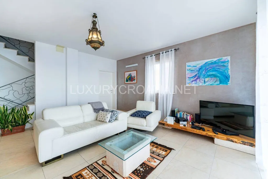 Elutuba - Beachfront Villa with Jacuzzi in Korčula