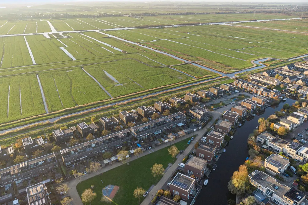 Vue aérienne - Semi-Detached Villa with Waterfront View in Zaandam