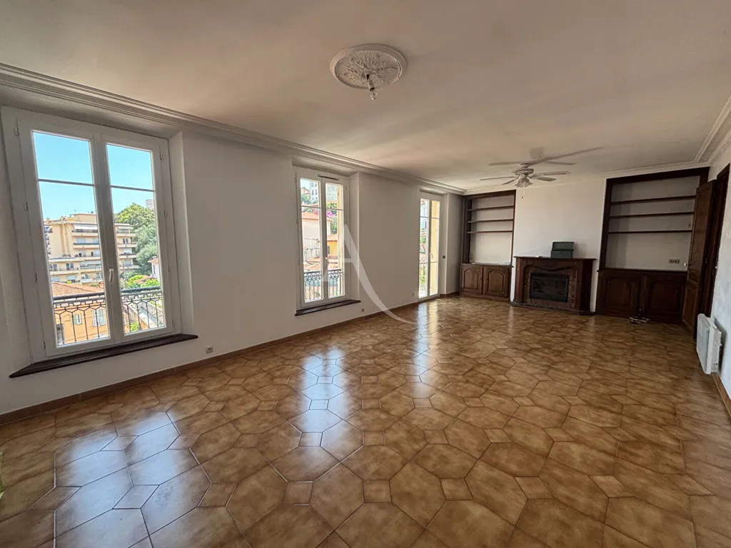 Soggiorno - 4-Bedroom Apartment with Balconies in Nice
