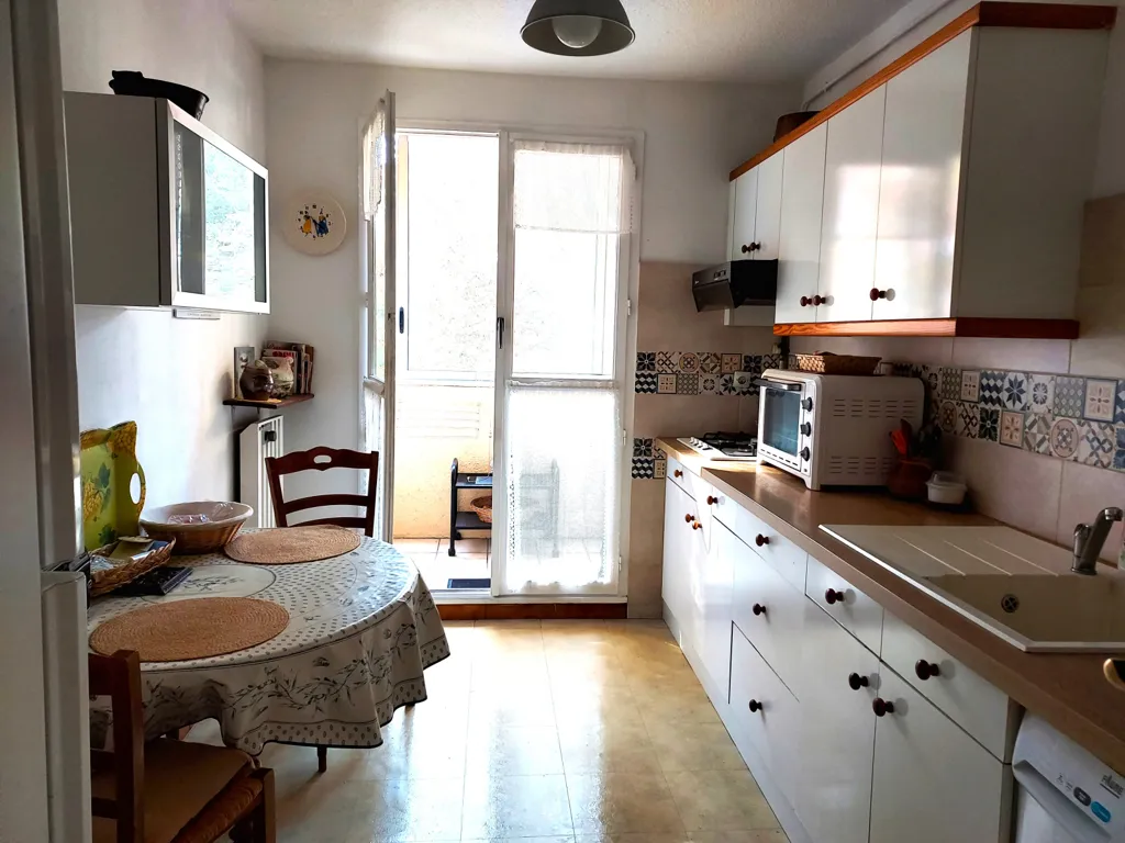 Cuisine - Appartement Refait à Neuf avec Balcon à Aix-en-Provence
