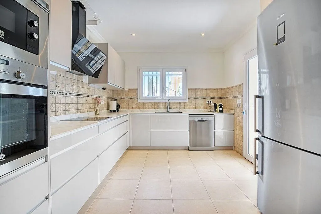 Kitchen - Chalet with Sea View and Pool in Cap Martí