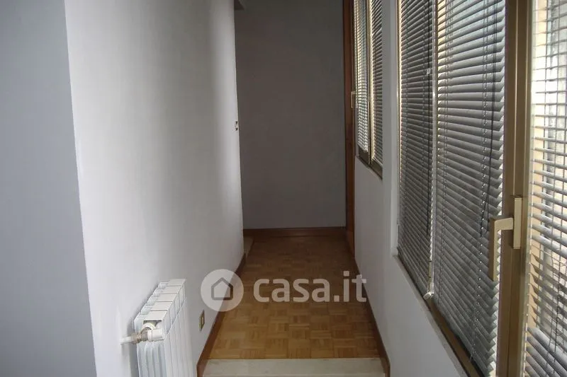 Esik - Trilocale with Balcony in Volpedo