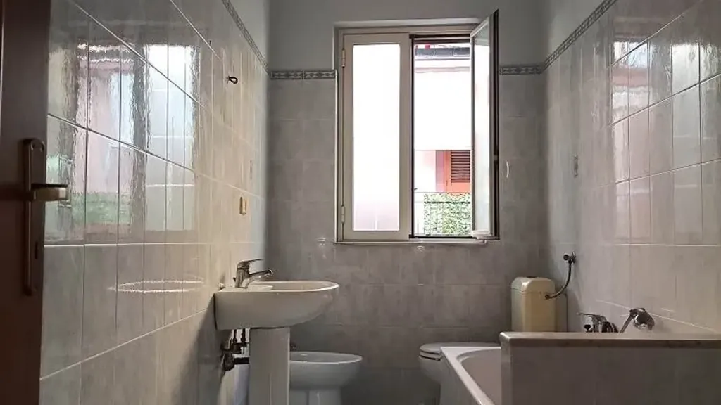 Salles de bain - Fully Renovated Apartment with Balcony in Messina