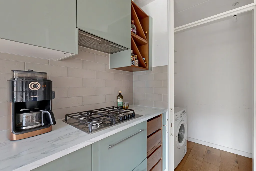 Cucina - Modern Apartment with Balcony in Amsterdam-Oost