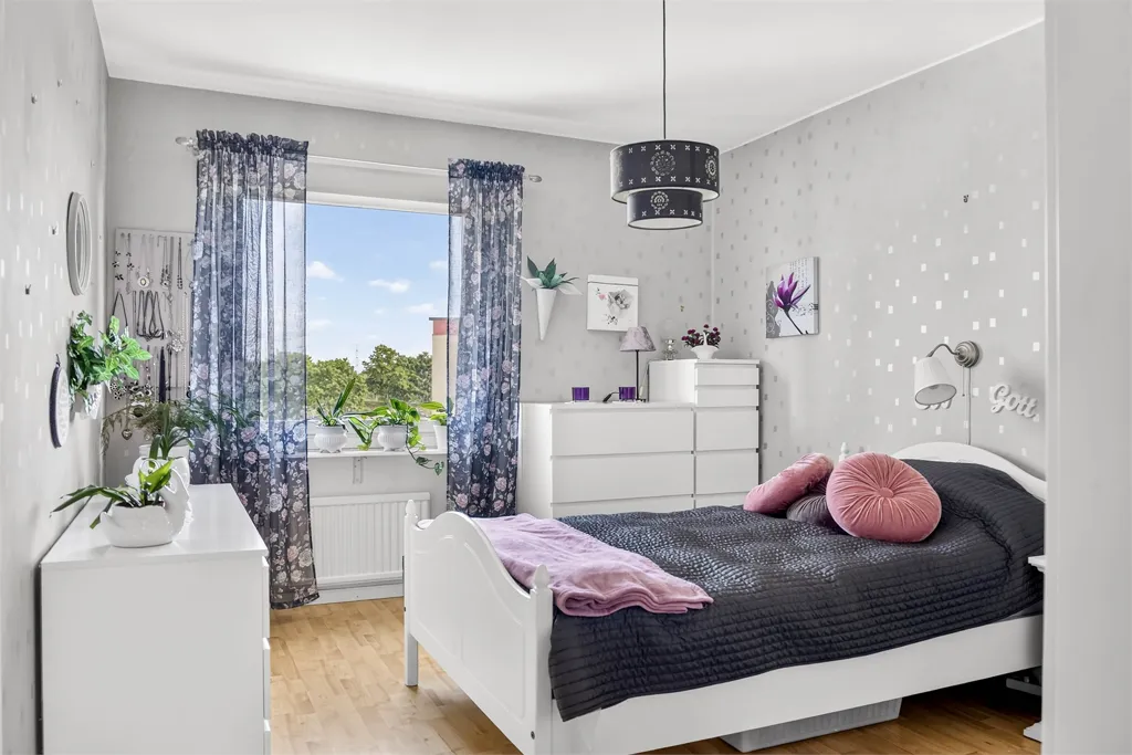 Bedrooms - Two-Bedroom Flat with Glazed Balcony in Oxelösund