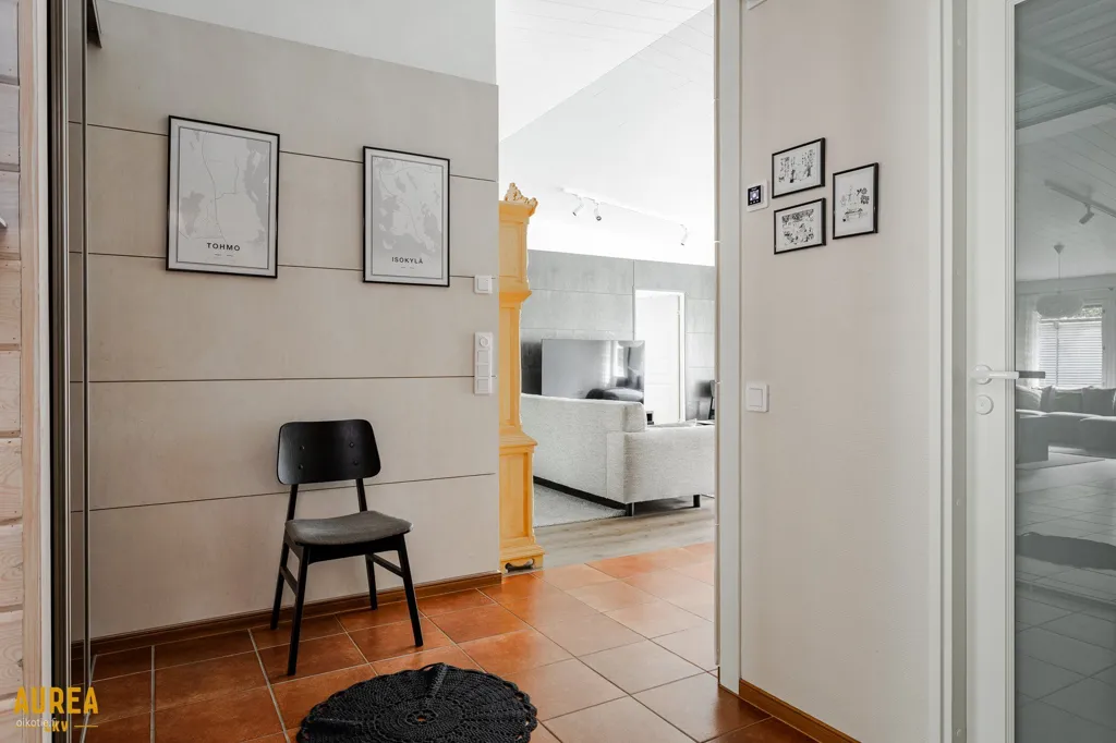 Ingresso - Modernised Detached House with Garden in Ii