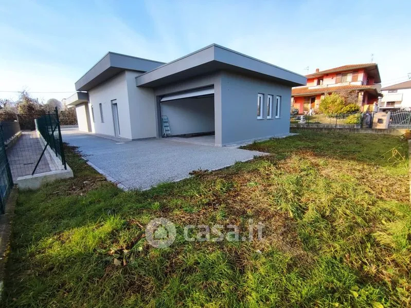 Välivaade - Modern Villa with Private Garden in Filago
