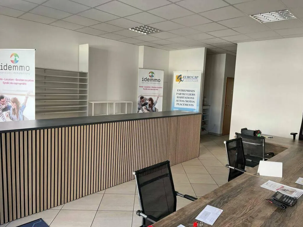 Kabinet - Commercial Space with High Visibility in Dommeldange