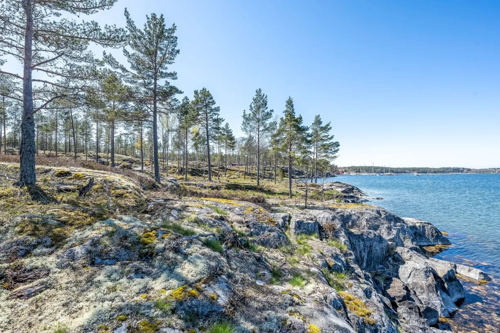 Giardino - Plot for Development with Water Access in Gryts Archipelago