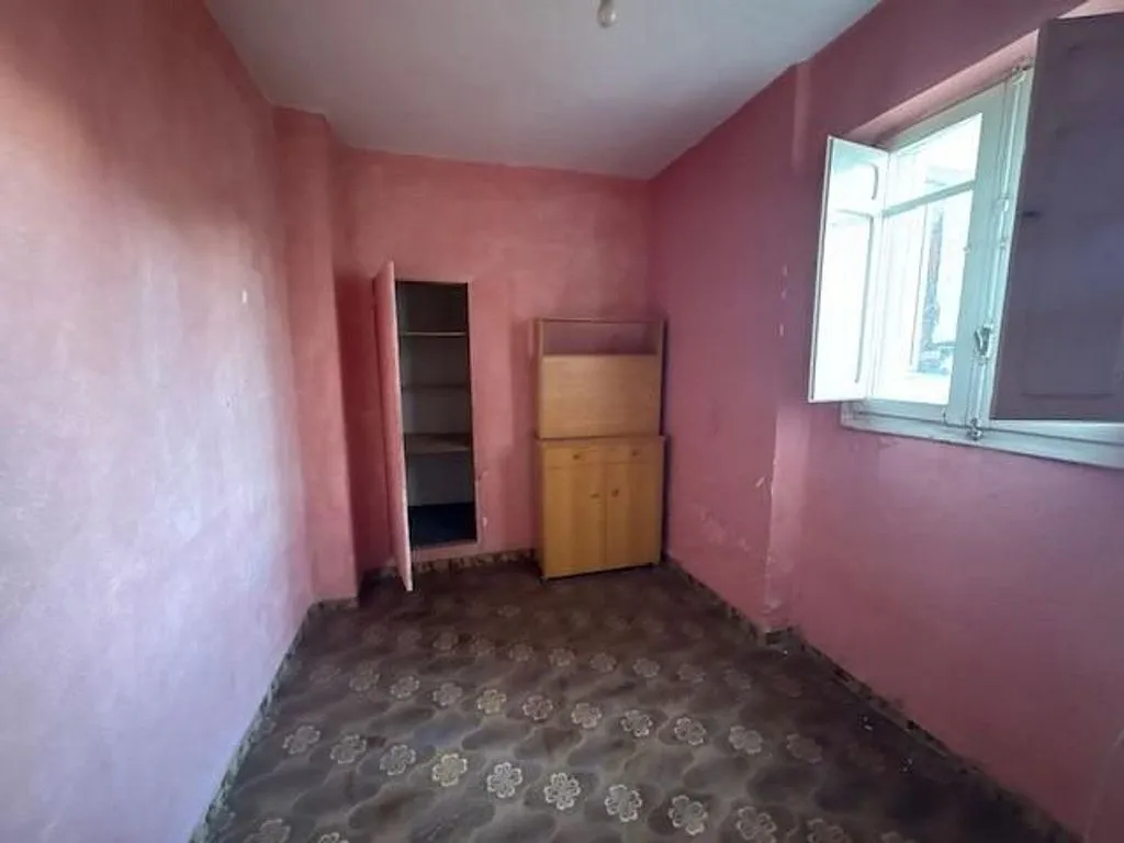 Rooms - Apartment with Renovation Potential in Onda