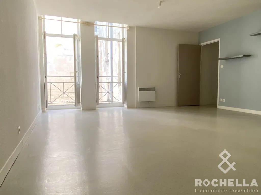 Toad - City Centre Flat with Parking in Rochefort