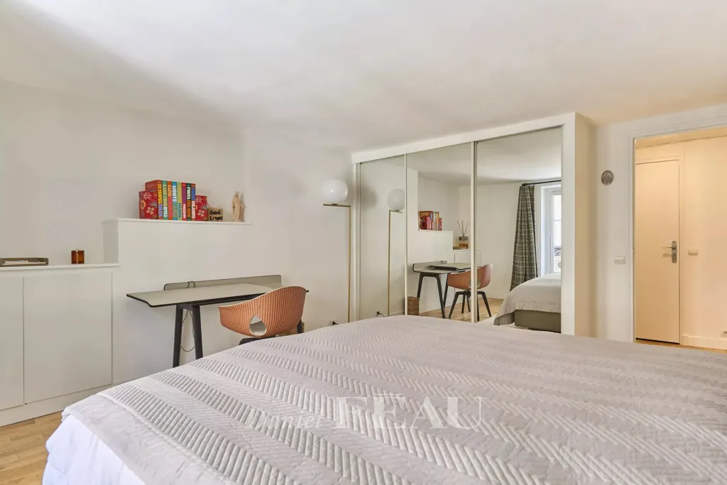 Chambres - Appartement Charmant avec Interphone au 7ème Arrondissement